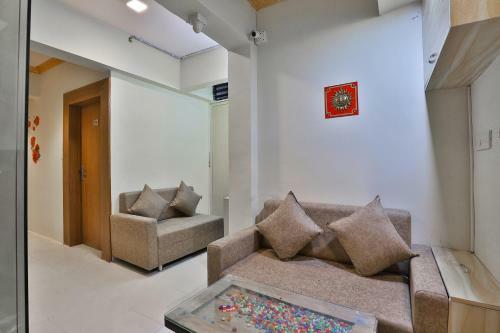 Oyo 30369 Abc Hotel