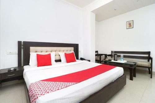 Oyo 8627 Hotel Space