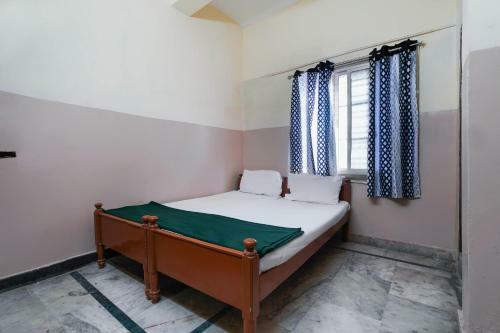 Hotel Spot On 48349 Sri Sai Lohith Lodge