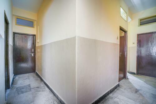 Hotel Spot On 48349 Sri Sai Lohith Lodge