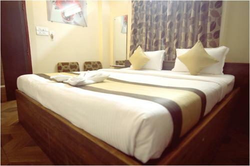 Hotel Apples Balaji Inn