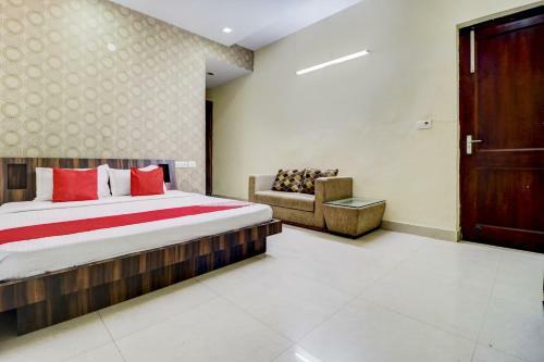 Oyo 77889 Hotel Viva City