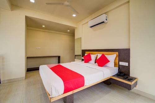 Oyo 28164 Hotel Shubham Inn