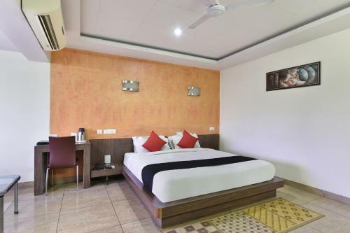 Capital O 38083 Vyas Hotel Grand Metro