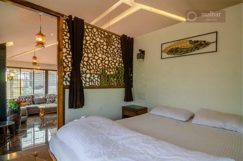 Bed & Breakfast Bigfoot Stay - Malhar Villa