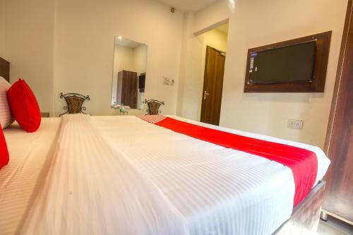 Oyo 42743 Hotel Midway