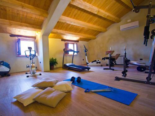 Graceful Holiday Home In Acqualagna With Swimming Pool