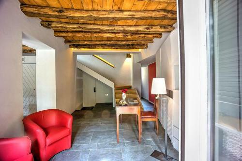 Annone Di Brianza Villa Sleeps 21 With Pool And Air Con