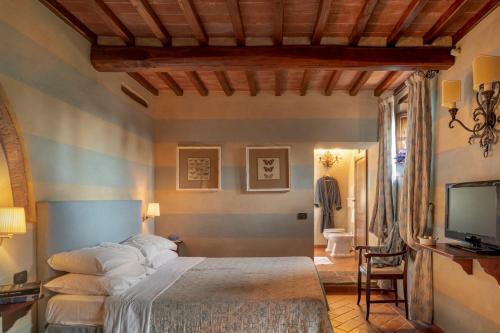 Arezzo Villa Sleeps 20 With Pool