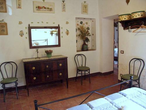San Gimignanello Villa Sleeps 35 With Pool And Wifi