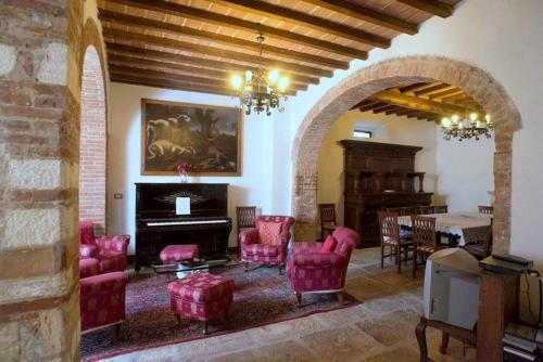 San Gimignanello Villa Sleeps 35 With Pool And Wifi
