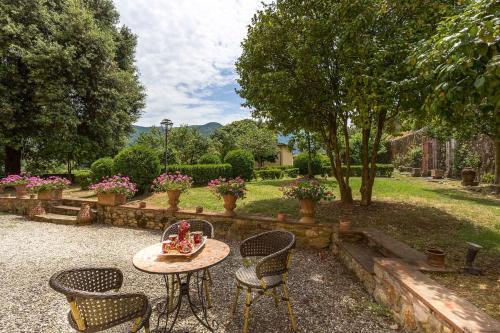 Badia Cantignano Villa Sleeps 22 With Pool And Air Con