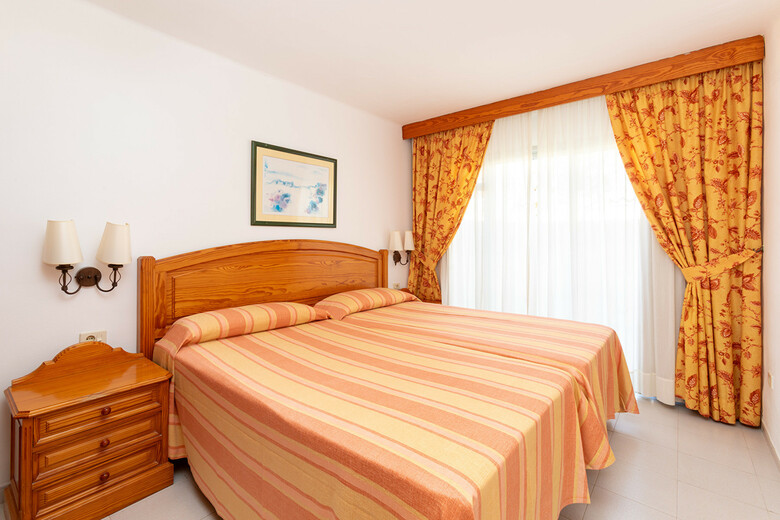 Hotel Riu Oliva Beach Resort