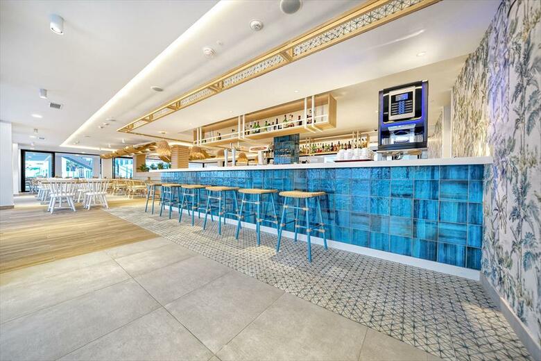 Hotel Broncemar Beach Suites