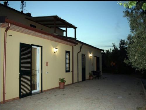Lovely Holiday Home In Bibbona With Barbecue