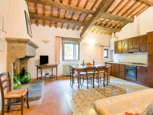 Homey Apartment In Borgo Pace With Jacuzzi