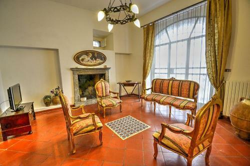 Calvanico Villa Sleeps 12 Air Con Wifi