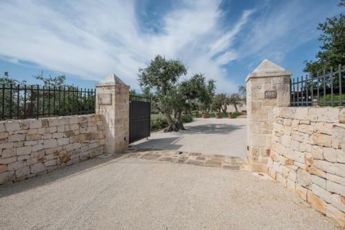 Castellana Grotte Villa Sleeps 8 Pool Air Con Wifi
