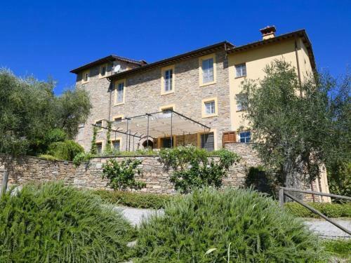 Luxury 6-bed Tuscan Villa Near Lucca