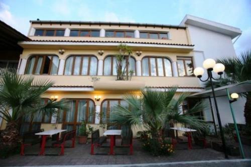 Hotel Company