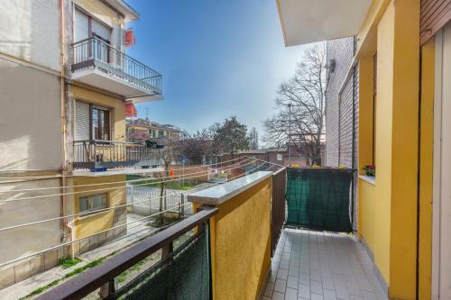 Ferrara Quiet And Roomy Apartment With Balcony