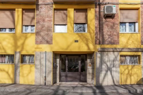 Ferrara Quiet And Roomy Apartment With Balcony