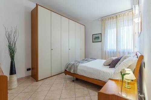 Ferrara Quiet And Roomy Apartment With Balcony
