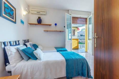 Ferrara Quiet And Roomy Apartment With Balcony