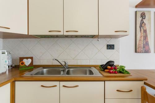 Ferrara Quiet And Roomy Apartment With Balcony
