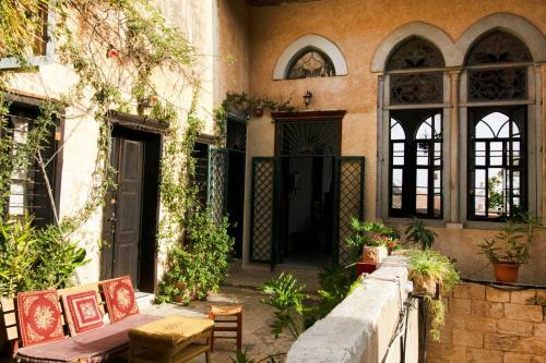 Hostal Fauzi Azar Inn