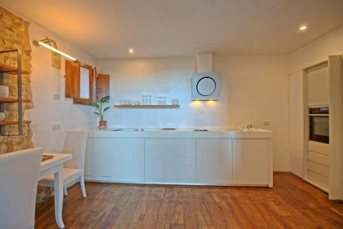 Le Catese Villa Sleeps 6 With Pool Air Con And Wifi