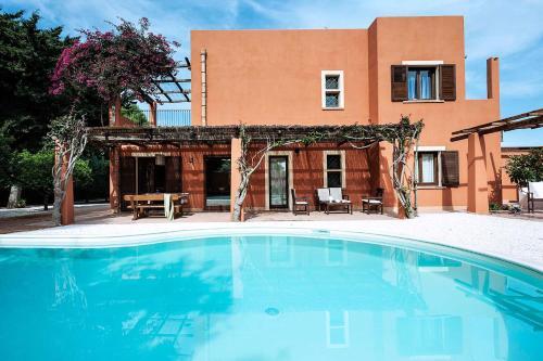 L'addolorata Villa Sleeps 10 Pool Air Con Wifi
