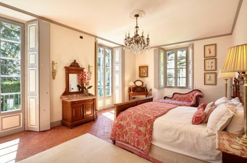 Laglio Villa Sleeps 11 With Pool Air Con And Wifi