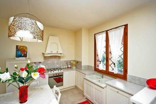 Gorgognano Apartment Sleeps 6 With Pool And Wifi