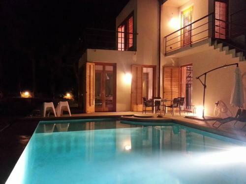 Villa With Poolgarden Near The Sea