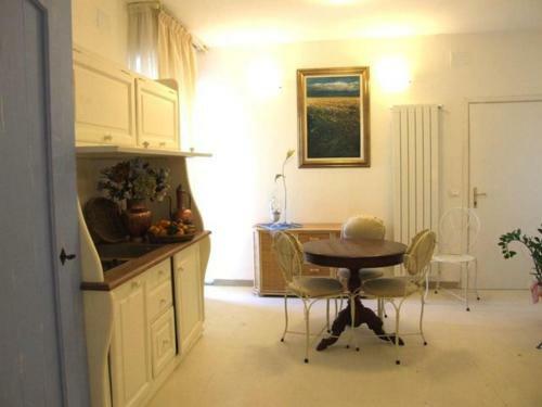 Marina Di Castagneto Carducci Apartment Sleeps 2