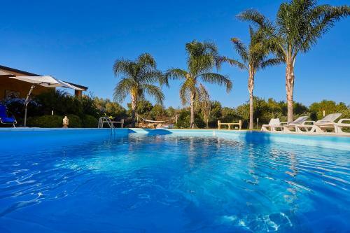 Marinella Villa Sleeps 8 Pool Air Con Wifi