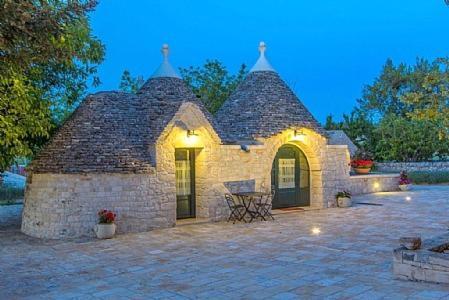 Martina Franca Villa Sleeps 3 Pool Wifi
