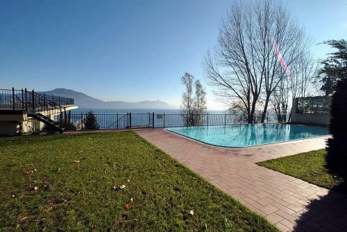 Meina Villa Sleeps 4 Pool Wifi