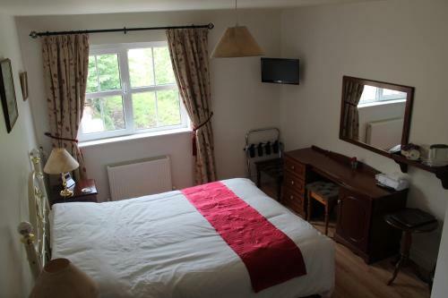Tom And Eileen's Farmhouse B&B