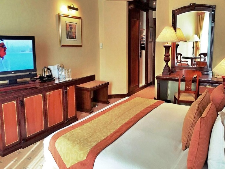 Knight Castle Hotel