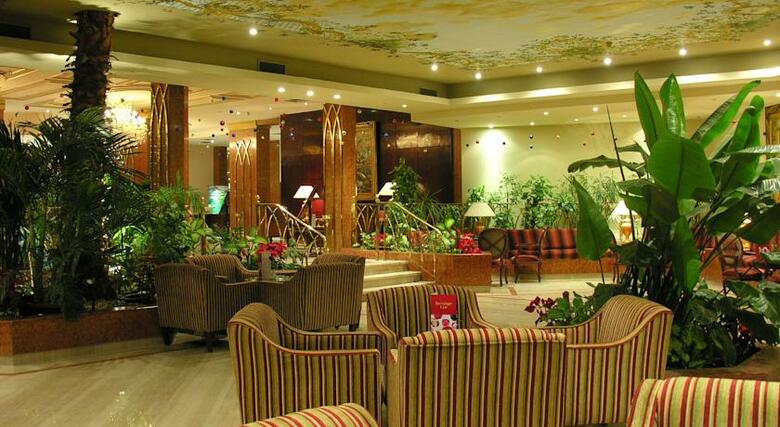 Hotel Pyramisa Isis Luxor