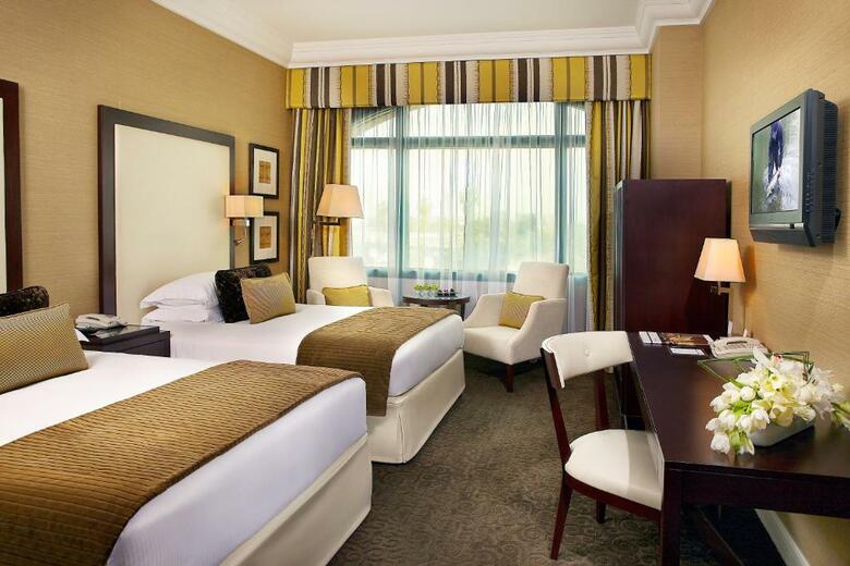 Hotel Al Bustan Rotana