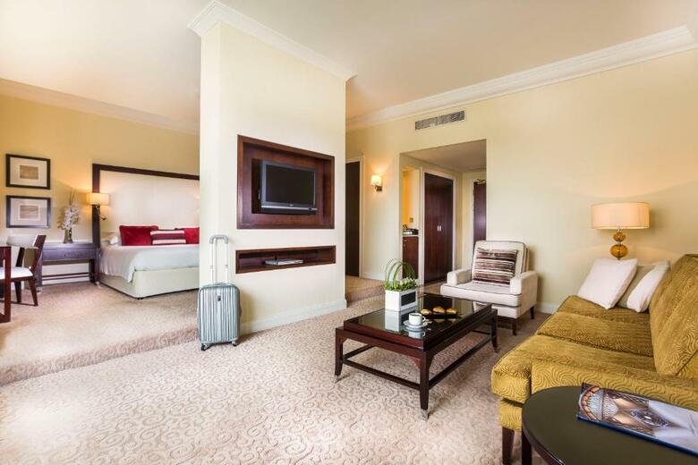 Hotel Al Bustan Rotana