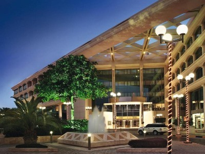 Hotel Al Bustan Rotana