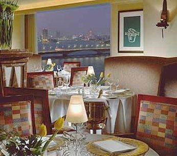 Hotel Four Seasons First Residence