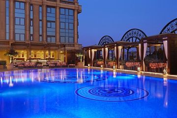 Hotel Four Seasons First Residence