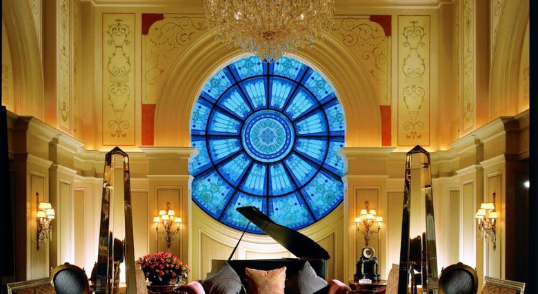 Hotel Four Seasons First Residence