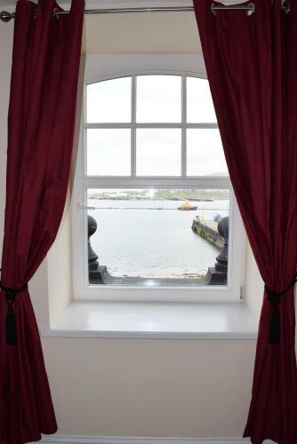 Bed & Breakfast The Royal Valentia