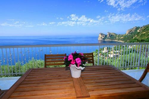 Sirenuse Villa Sleeps 8 Pool Air Con Wifi